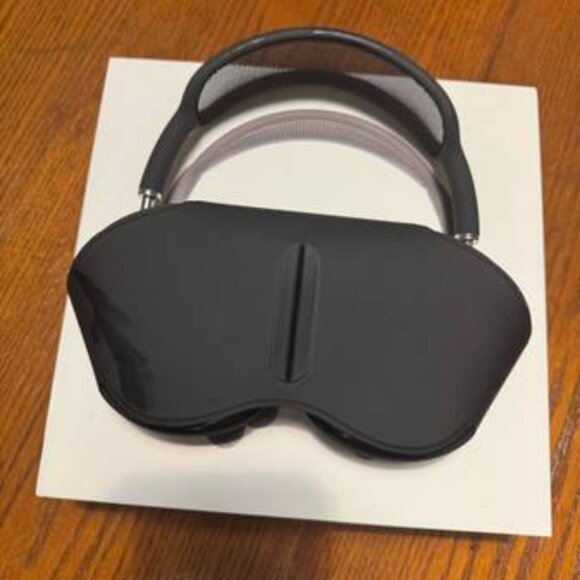 Apple Airpod Max Black New with Cover USB C - Picture 3 of 5